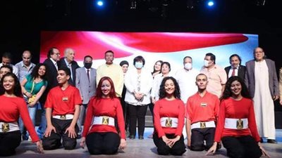 وزيرة الثقافة تتابع أعمال تطوير مسرح البالون.. وتشهد عرض عاشق ومداح | صور