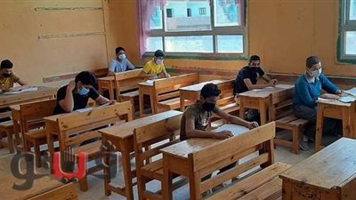 طلاب الإعدادية بالإسماعيلية يؤدون امتحان الدراسات الاجتماعية