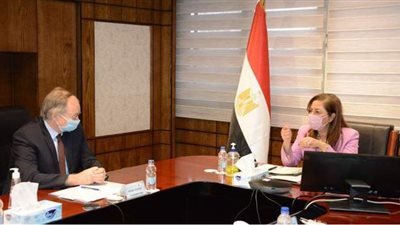 وزيرة التخطيط تبحث تعزيز التعاون مع سفير الاتحاد الأوروبي بمصر