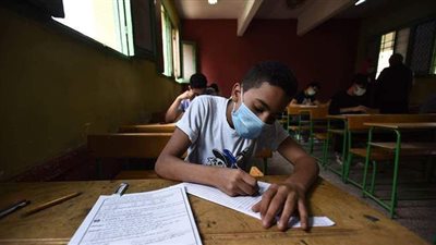 استبعاد ملاحظين واستدعاء رئيس لجنة في امتحانات الإعدادية بكفر الشيخ