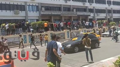وقفة احتجاجية لطلاب الإعدادية بالإسماعيلية احتجاجا على تسريب الامتحان | صور