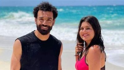 ديانا هشام ومحمد صلاح على البحر