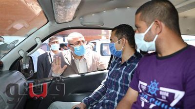 تحرير 78 محضر كمامة وغلق محال ومنشآت تجارية ببني سويف