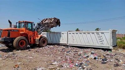 محلي مغاغة: استمرار رفع تراكمات مقلب ونقلها لتدوير القمامة | صور