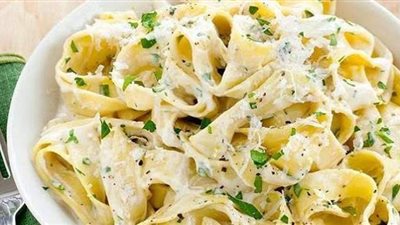 طريقة عمل مكرونة بالصلصة البيضاء