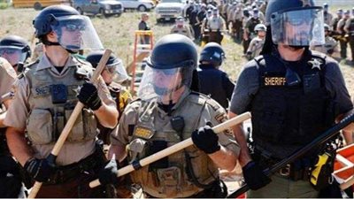 لكشف التجاوزات.. إلزام عناصر الشرطة الأمريكية بارتداء كاميرات خلال التفتيش والاعتقالات