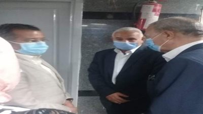 محافظ القليوبية يتابع الحالة الصحية لعامل أصيب أثناء تأدية عمله بديوان المحافظة