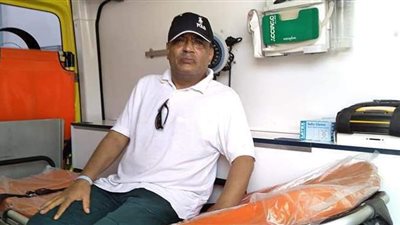 عودة جريح فلسطيني لقطاع غزة بعد تلقيه الرعاية الطبية بمستشفى العريش