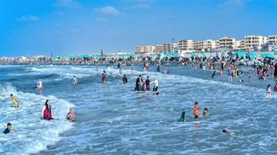 تزايد توافد المصيفين علي مصيف بلطيم مع ارتفاع درجات الحرارة