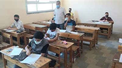 مراقبو امتحانات الإعدادية بالعجمي يتعرضون لتهديد من الطلاب.. ويطالبون بتواجد أمني