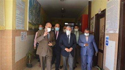 محافظ المنيا يتابع سير امتحانات الشهادة الإعدادية بلجان مركز أبوقرقاص