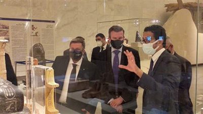 رئيس الوكالة الدولية لمكافحة المنشطات يزور المتحف القومي للحضارة