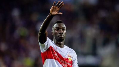 شتوتجارت الألماني يكشف تفاصيل تزوير عمر واسم لاعبه