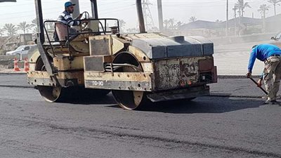 رفع كفاءة وتطوير الطريق الرئيسى بدمياط الجديدة | صور