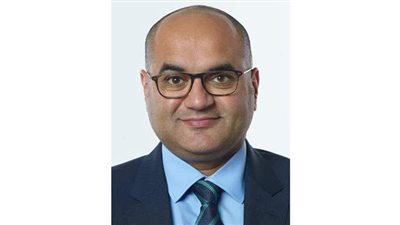 خالد حجازي: ملتزمون بتعليمات تنظيم الاتصالات بشأن إجراءات بيع الخطوط