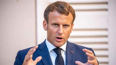 أول رد من ماكرون على حادث صفعه