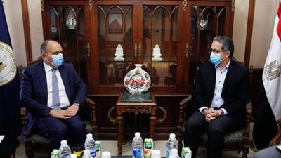 وزير السياحة والآثار يناقش مع سفير الأردن بالقاهرة إمكانية إقامة معارض سياحية في البلدين
