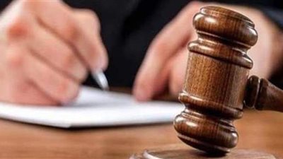 إحالة فتاة اتهمت والدها باغتصابها وحملها سفاحا للطب الشرعي