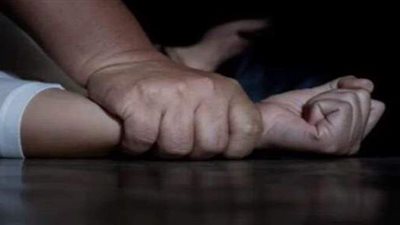 اعتدى عليها أكثر من مرة.. مفاجأة صادمة في حمل فتاة من والدها سفاحا