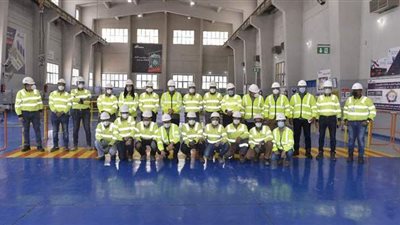 محافظ أسيوط يتفقد خطوط إنتاج وورش مصنع 