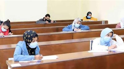 9515 طالبا يؤدون الامتحانات بجامعة جنوب الوادي