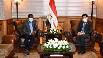 بعد لقاء وزير الرياضة وأمين الكاف.. هل تستضيف مصر أمم أفريقيا 2022؟