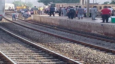 خروج عجلتين عن القضبان بقطار 