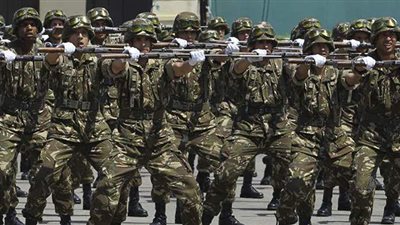 وزارة الدفاع الجزائرية: الجيش ينأى عن التدخل في أي مسار انتخابي