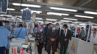 محافظ المنيا يصطحب متدربي البرنامج الرئاسي في جولة بالمنطقة الصناعية بالمطاهرة