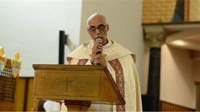 في أول يوم بعد استلام منصبه.. رئيس الأسقفية يلتقي موظفيه: نتطلع لاستمرار التعاون