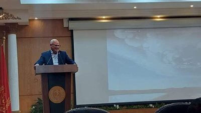 محافظ بورسعيد يتابع أعمال لجان البت في ملفات التصالح بمخالفات البناء | صور