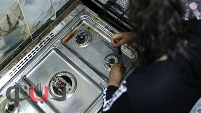 من «تركيب الأنبوبة» إلى تصليح الأعطال.. «أمنية».. أسطى صيانة البوتاجازات والحجز «أون لاين»| فيديو