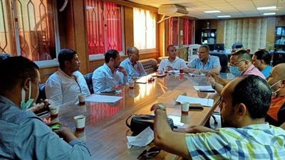 رئيس حي العجمي يجتمع بالمجتمع المدني ومكاتب النواب لحل مشاكل الدخيلة | صور