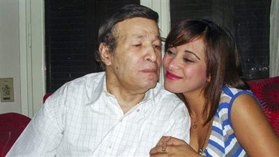 زوجة سعيد صالح الثانية: لبسني الحجاب ولما مرض خلعته علشان أشتغل وأصرف على مرضه | فيديو