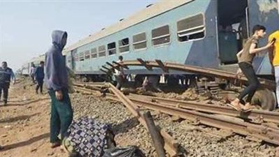 فريق خبراء يصل موقع قطار بنها لبيان سبب الحادث