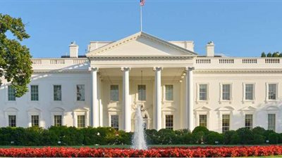 بسبب البعوض.. تأخر إقلاع طائرة مراسلي البيت الأبيض