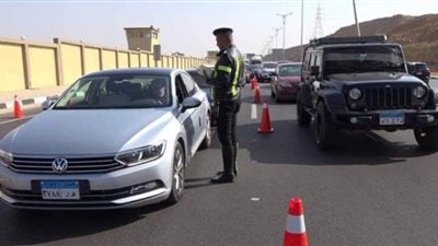 الشرطة تغرم 14116 شخصا لعدم الالتزام بارتداء الكمامات