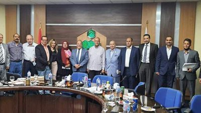 مستثمري العاشر تبحث رفع كفاءة المناطق الصناعية مع رئيس جهاز المدينة