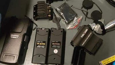 جمارك مطار القاهرة تحبط تهريب مستلزمات بنادق قنص