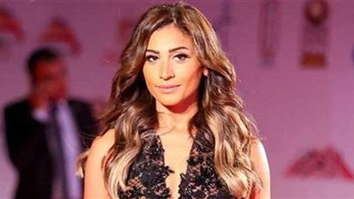 علاقة دينا الشربيني بأسرة عمرو دياب تثير الجدل بسبب