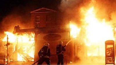 إصابة 6 أشخاص في حريق هائل بمنزلين بقرية 