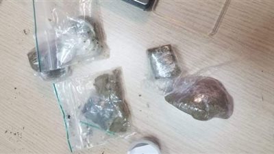 ضبط راكب فرنسي حاول تهريب حشيش بمطار القاهرة