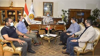 محافظ أسيوط يلتقي عددا من أعضاء مجلسي الشيوخ والنواب لتقديم الخدمات للمواطنين