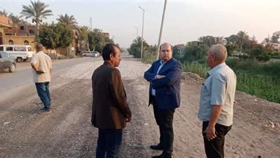 نائب محافظ الجيزة يتابع رصف طريق ميت رهينة| صور