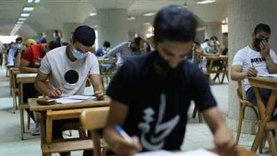 4343 طالبا يؤدون الامتحانات بكلية الحقوق جامعة جنوب الوادي