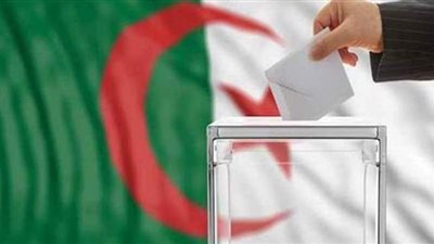 الجزائريون في الخارج يبدأون التصويت بالانتخابات التشريعية المبكرة