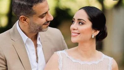 أناقة وبساطة.. 9 صور من حفل زفاف «محمد فراج وبسنت شوقي»