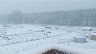 مصرع شخص في موجة ثلجية وسيول اجتاحت أستراليا