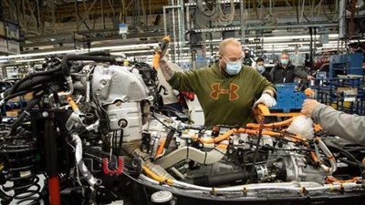 إيطالياً تخطط للاستثمار فى بطاريات السيارات الكهربائية