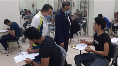 نائب رئيس جامعة الأزهر يتفقد لجان امتحانات كلية التربية الرياضية | صور